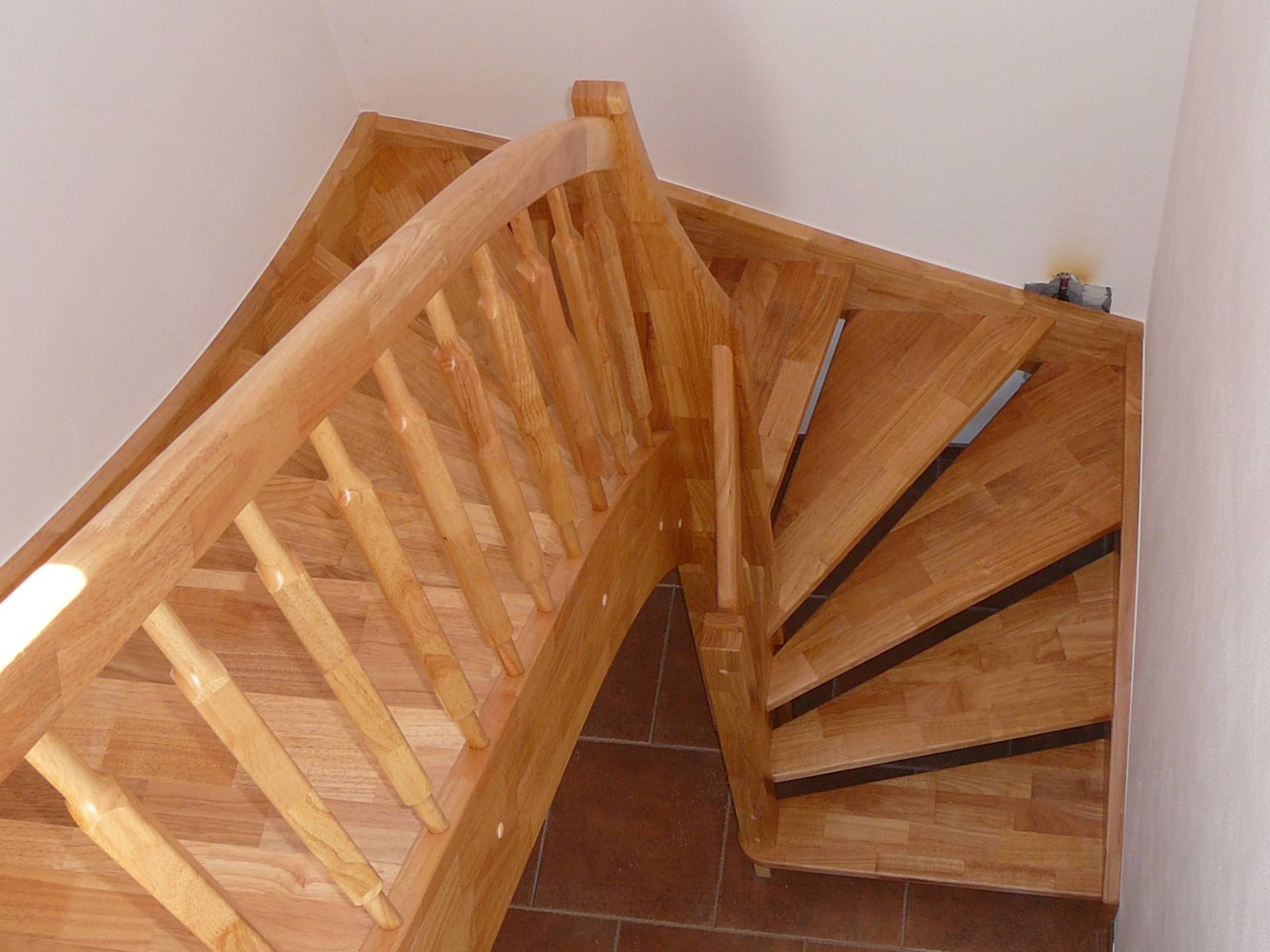 1/2 lomené schodiště