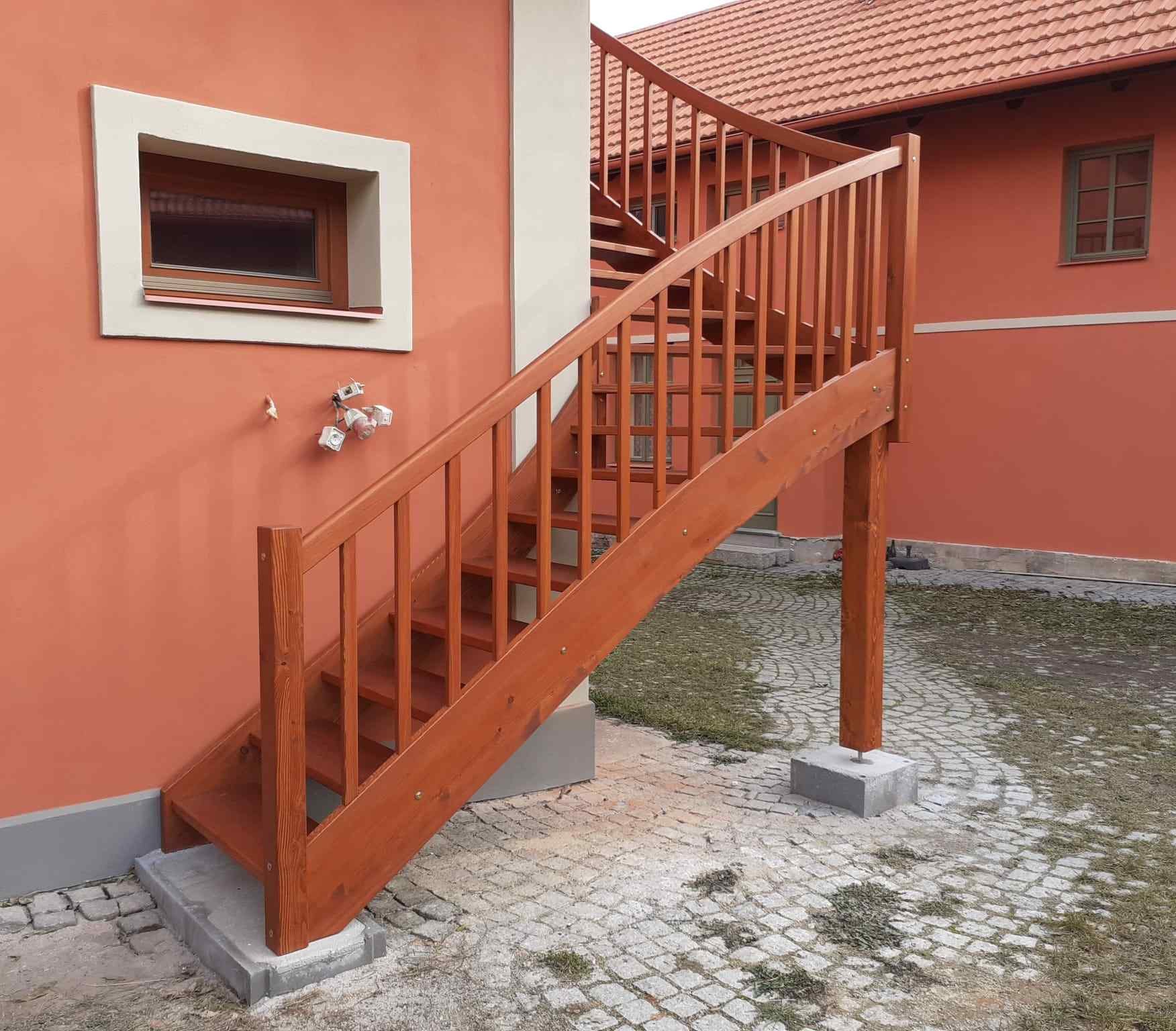1x1,4 Lomené schodiště